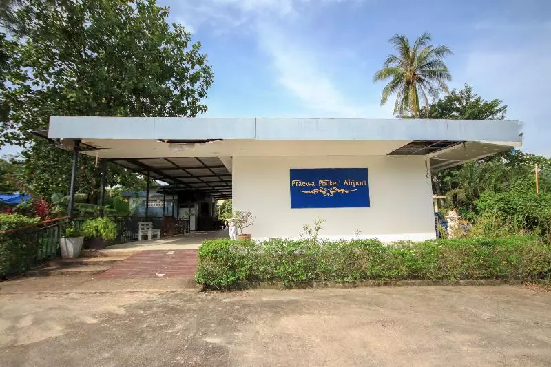 Hotelli Capital O75345 Praewa Villas Naiyang Phuket