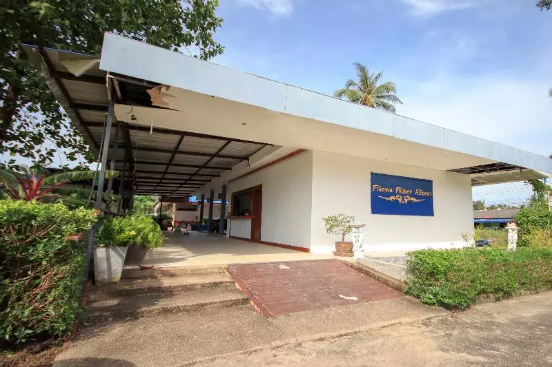 Hotelli Capital O75345 Praewa Villas Naiyang Phuket