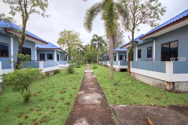 Hotelli Capital O75345 Praewa Villas Naiyang Phuket