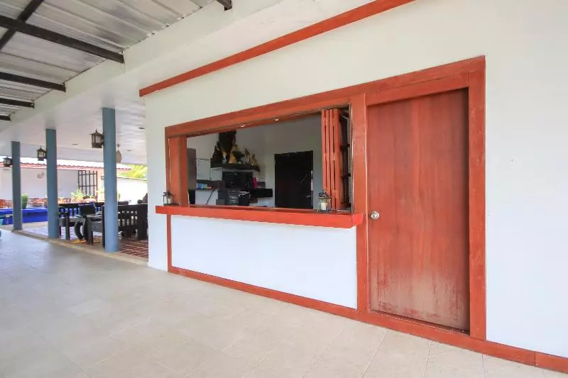 Hotelli Capital O75345 Praewa Villas Naiyang Phuket