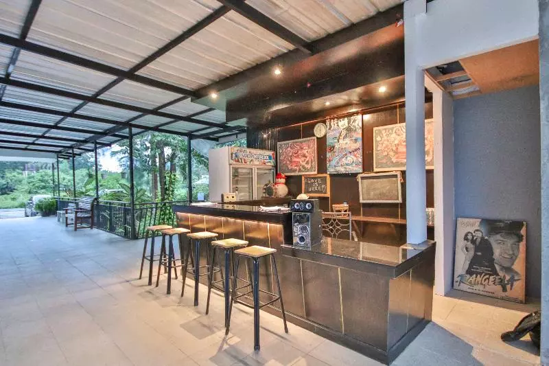 Hotelli Capital O75345 Praewa Villas Naiyang Phuket