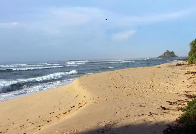 Hotelli Laguna Surfing Stay