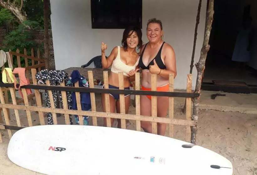 Hotelli Laguna Surfing Stay