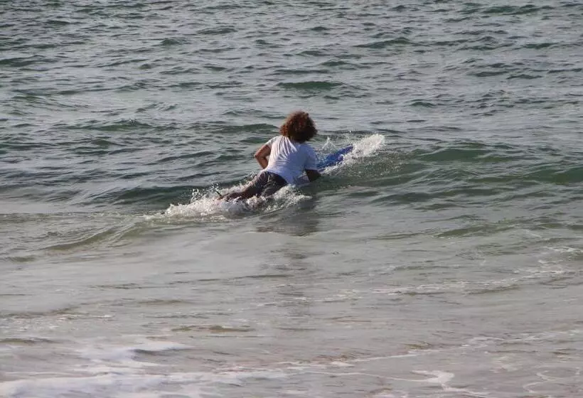 Hotelli Laguna Surfing Stay