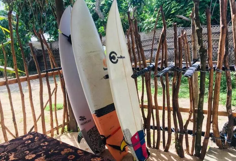 Hotelli Laguna Surfing Stay