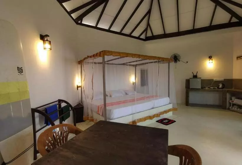 Hotelli Laguna Surfing Stay