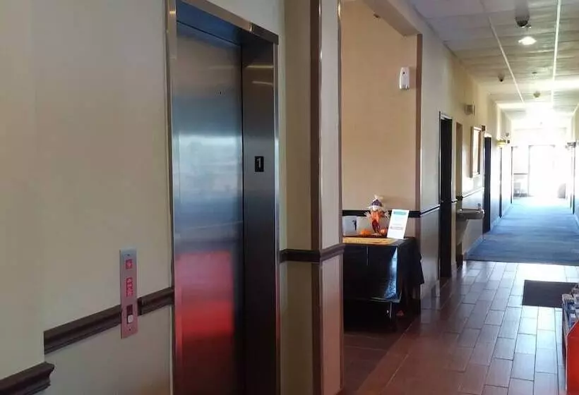 ホテル Days Inn By Wyndham Collinsville St Louis