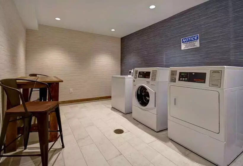 בית מלון כפרי Doubletree By Hilton Virginia Beach Oceanfront South