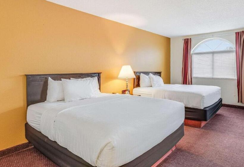 Отель Econo Lodge Whitehall Near Michigan S Adventure