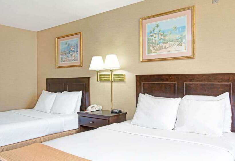 فندق Howard Johnson By Wyndham Torrance