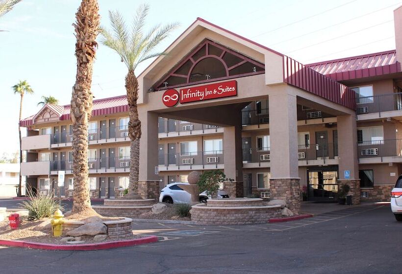 בית מלון כפרי Infinity Inn & Suites