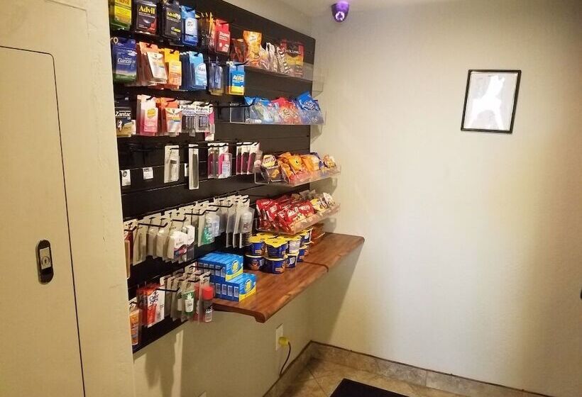 בית מלון כפרי Infinity Inn & Suites