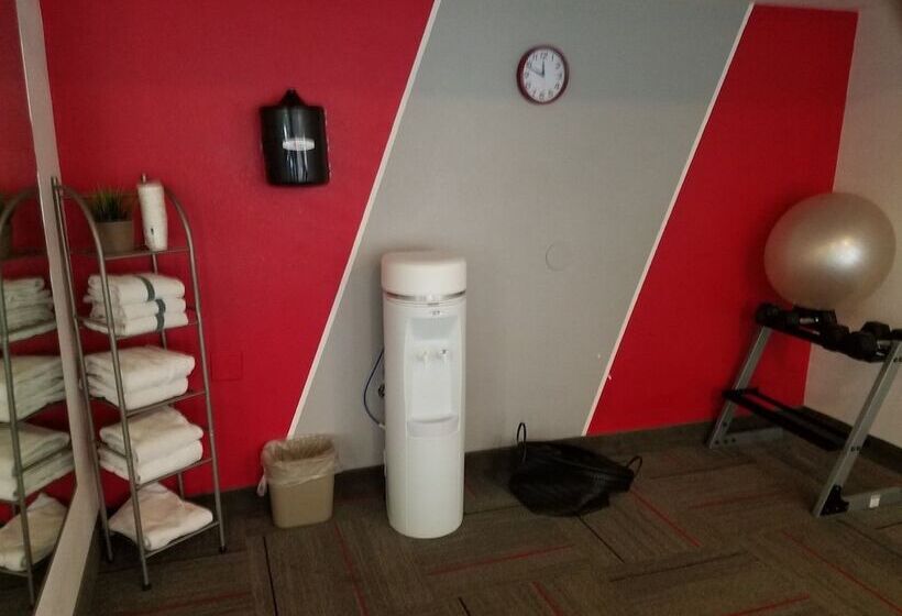 בית מלון כפרי Infinity Inn & Suites