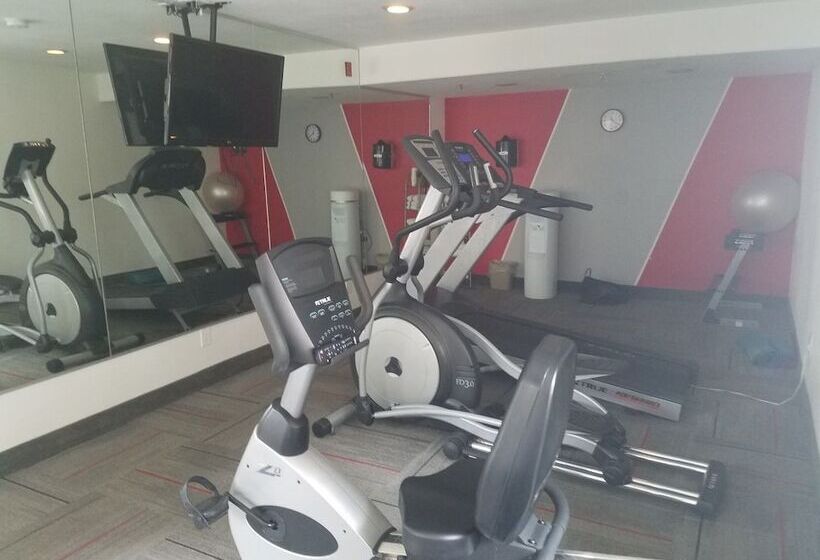 בית מלון כפרי Infinity Inn & Suites