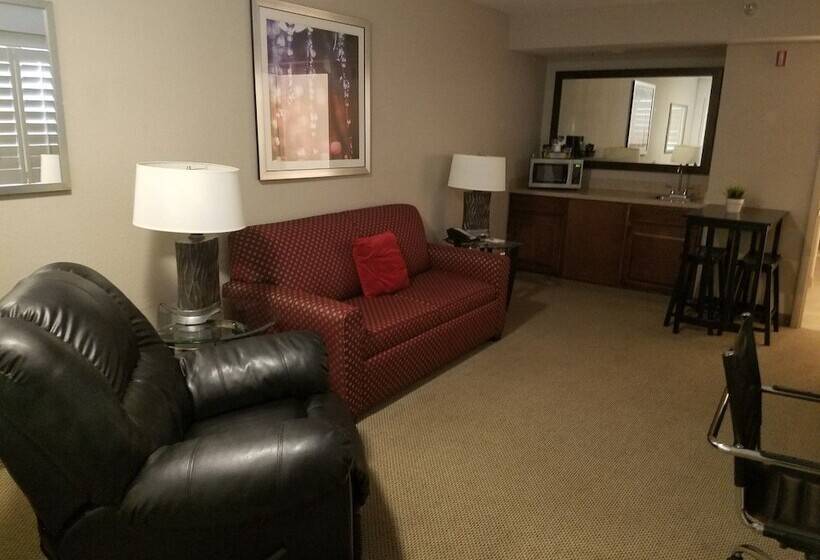 בית מלון כפרי Infinity Inn & Suites