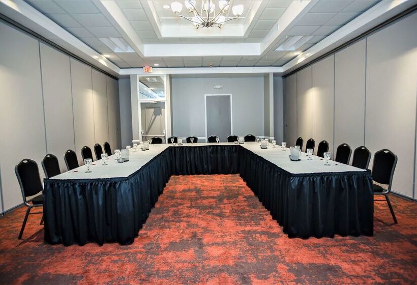 Ramada By Wyndham Jacksonville Hotel & Conference Center