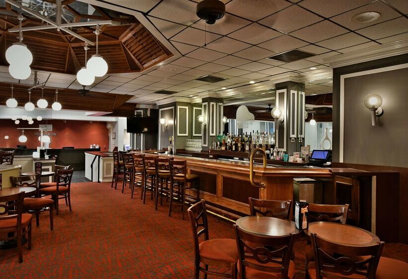 Ramada By Wyndham Jacksonville Hotel & Conference Center