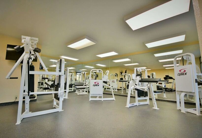 Ramada By Wyndham Jacksonville Hotel & Conference Center