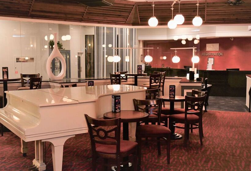 Ramada By Wyndham Jacksonville Hotel & Conference Center