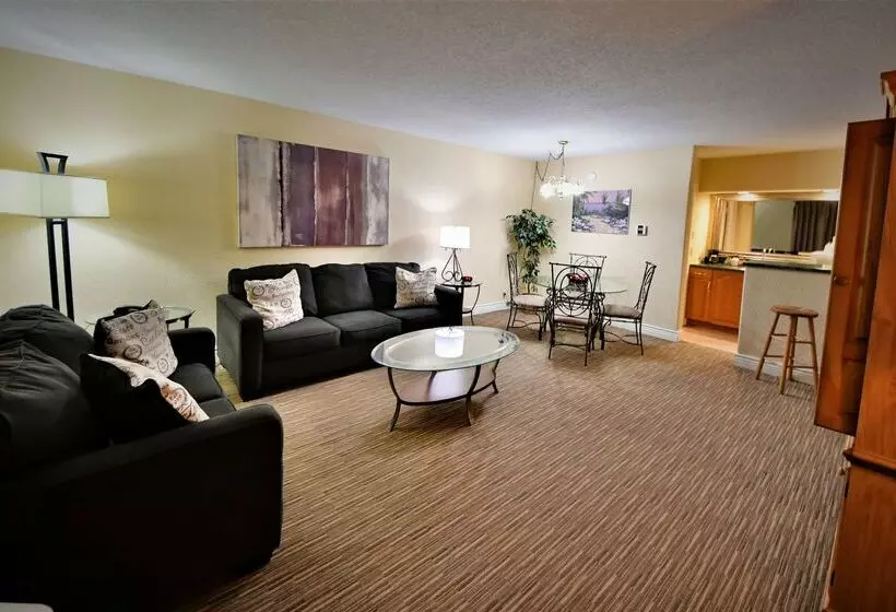 Ramada By Wyndham Jacksonville Hotel & Conference Center