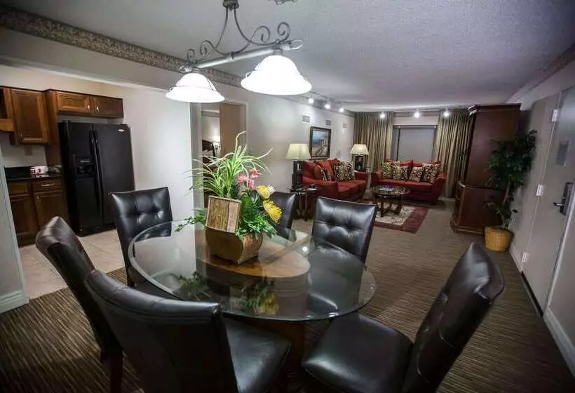 Ramada By Wyndham Jacksonville Hotel & Conference Center