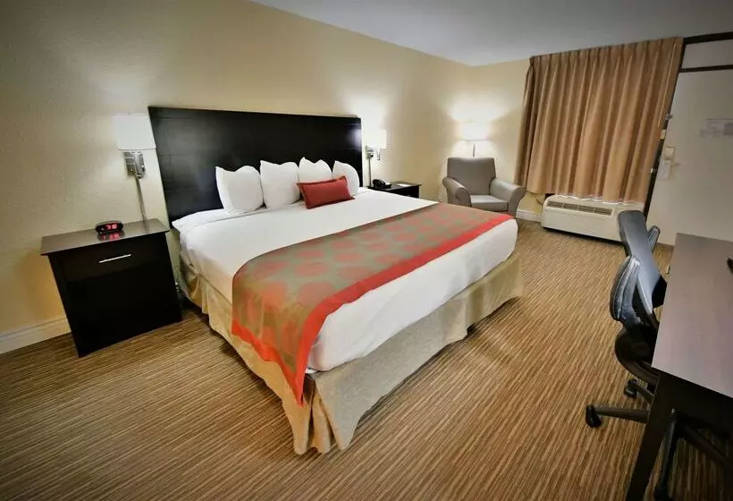 Ramada By Wyndham Jacksonville Hotel & Conference Center