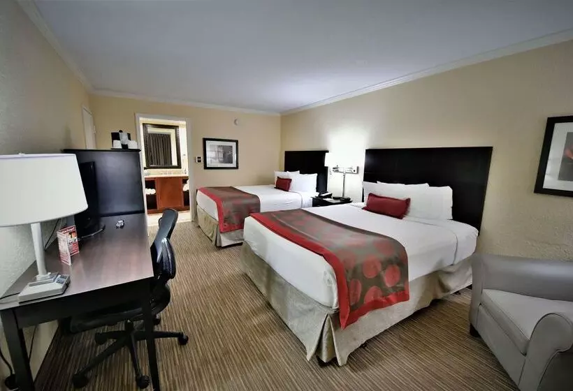 Ramada By Wyndham Jacksonville Hotel & Conference Center