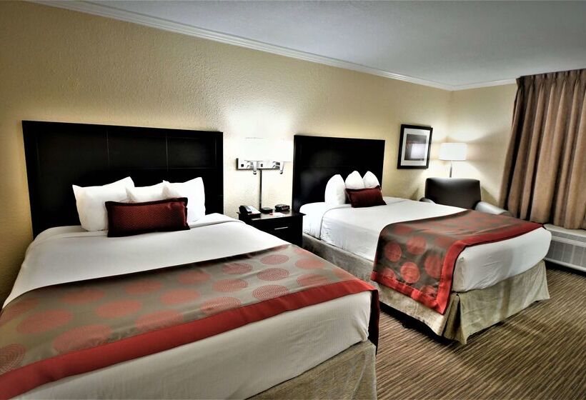Ramada By Wyndham Jacksonville Hotel & Conference Center