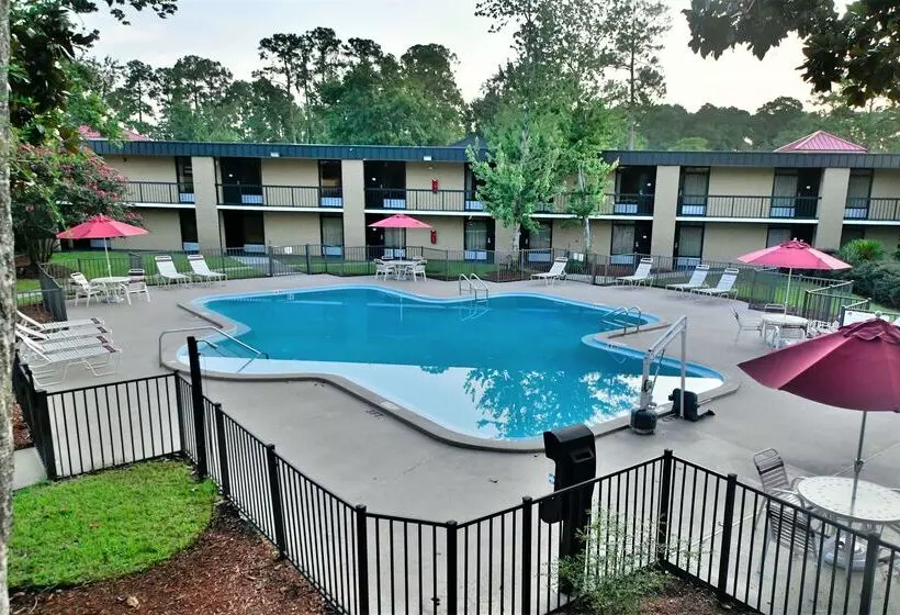 Ramada By Wyndham Jacksonville Hotel & Conference Center