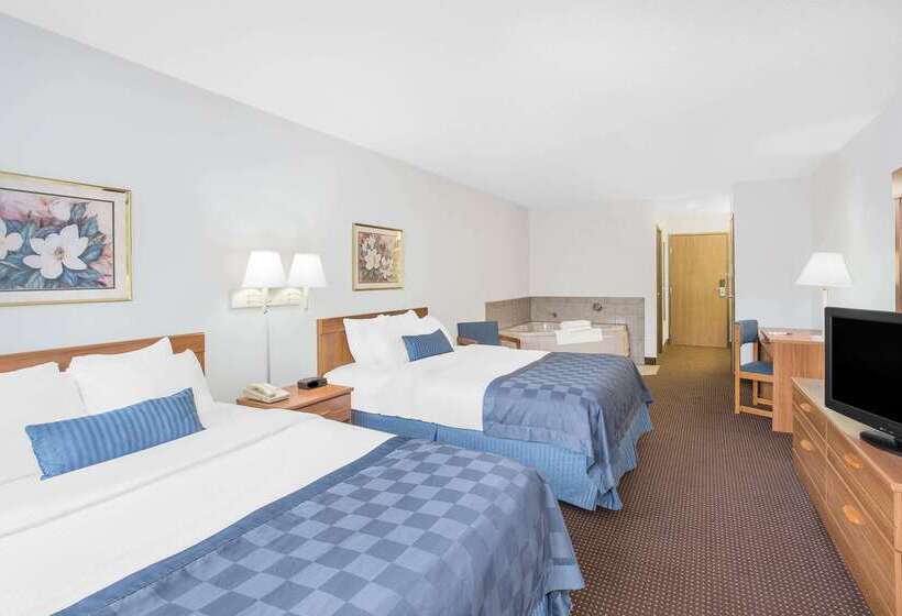 호텔 Ramada By Wyndham Hancock Waterfront