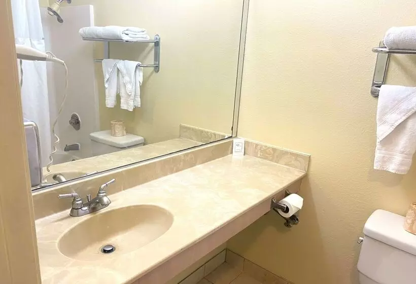 בית מלון כפרי Ramada By Wyndham Los Angeles/wilshire Center