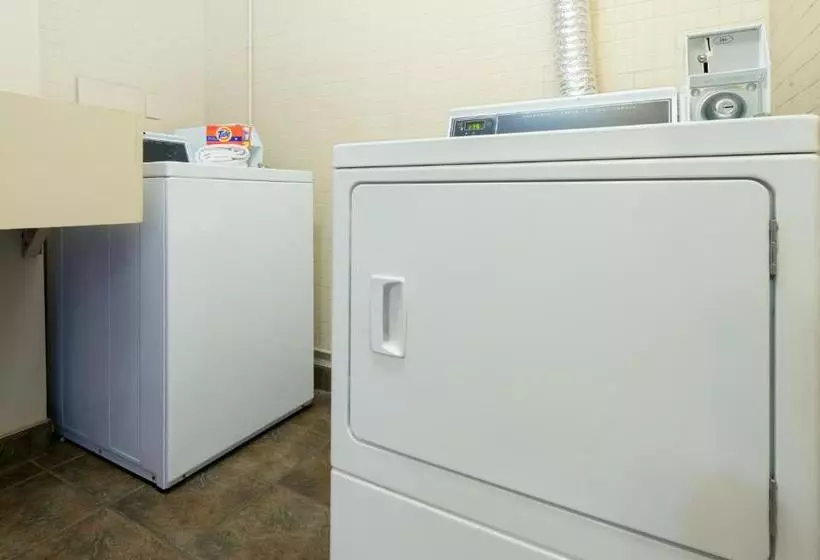 호텔 Ramada By Wyndham Louisville North