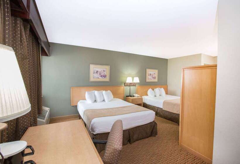 فندق Ramada By Wyndham Spirit Lake/okoboji