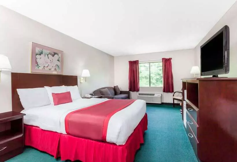 فندق Ramada By Wyndham Tell City