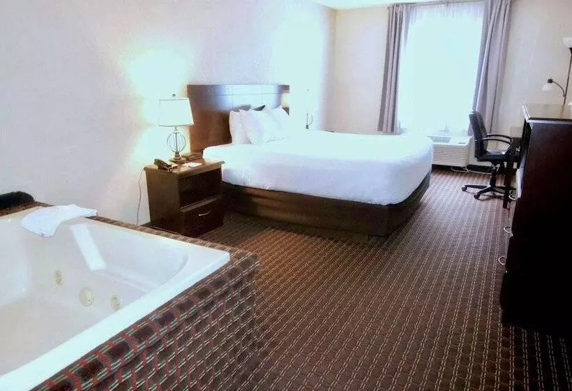 فندق Ramada By Wyndham Tell City