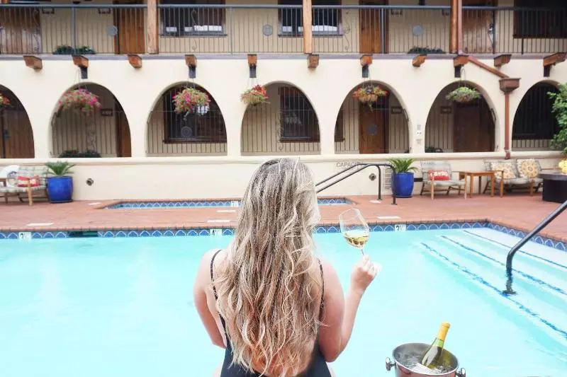 בית מלון כפרי Rancho Caymus Inn