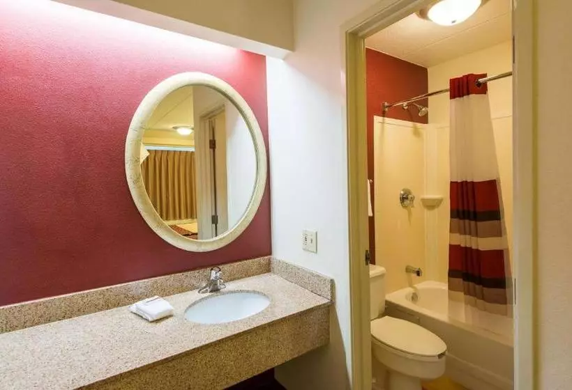 בית מלון כפרי Red Roof Inn St. Louis St. Charles