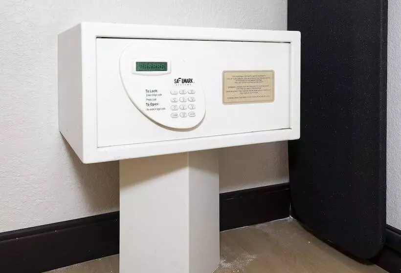 ホテル Red Roof Inn Plus+ Jacksonville – Southpoint