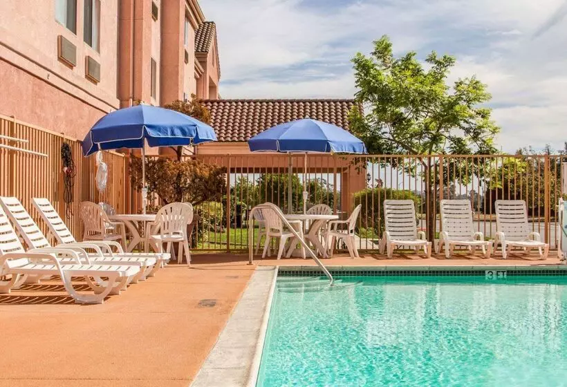 ホテル Rodeway Inn