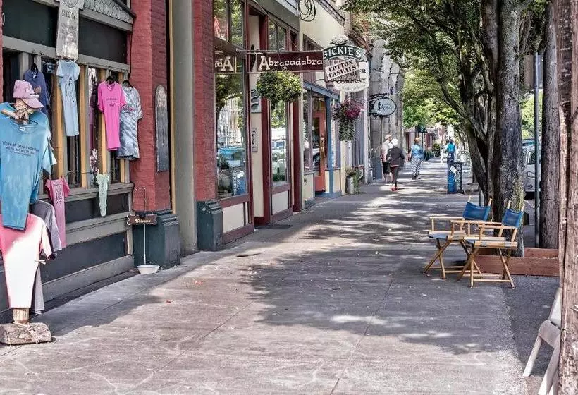 Bed and Breakfast Ravenscroft Inn