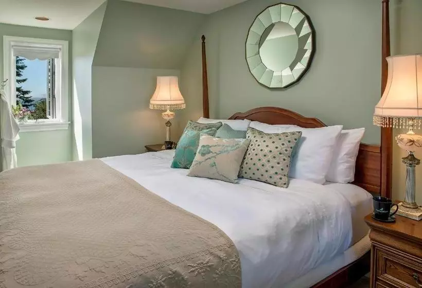 Bed and Breakfast Ravenscroft Inn