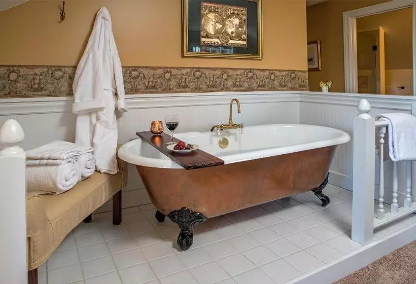 Bed and Breakfast Ravenscroft Inn