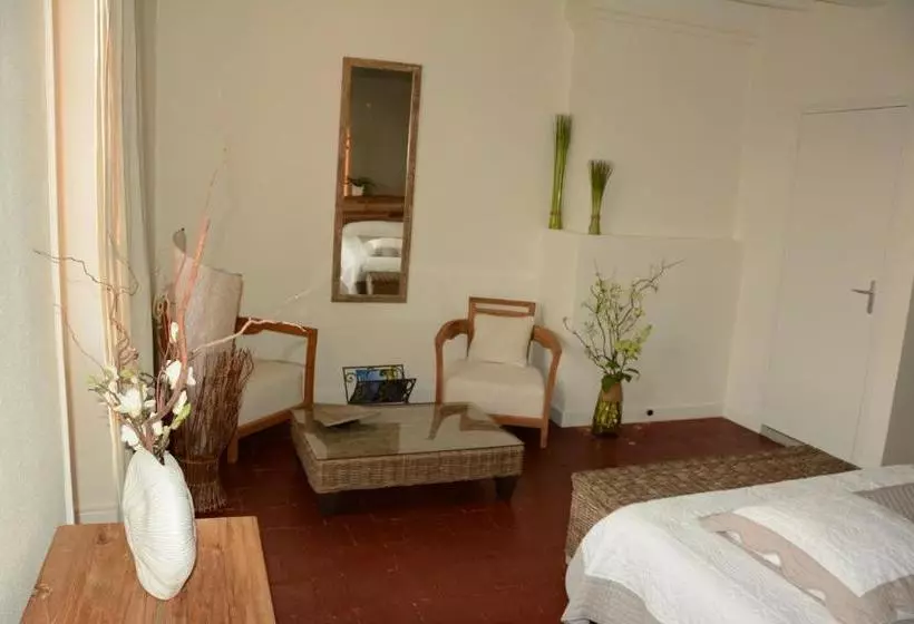 ベッドアンドブレックファースト L Aubinoise