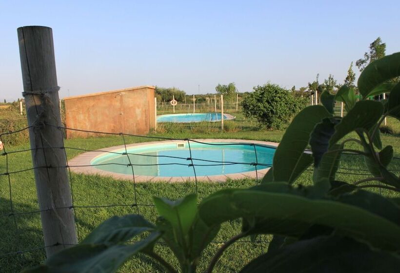 Granja Escola La Perdiu Hostel