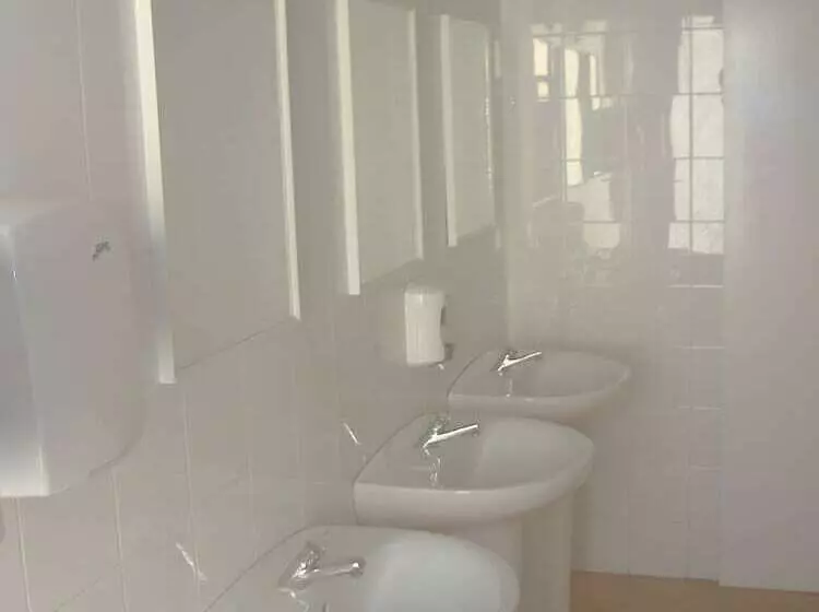 Granja Escola La Perdiu   Hostel