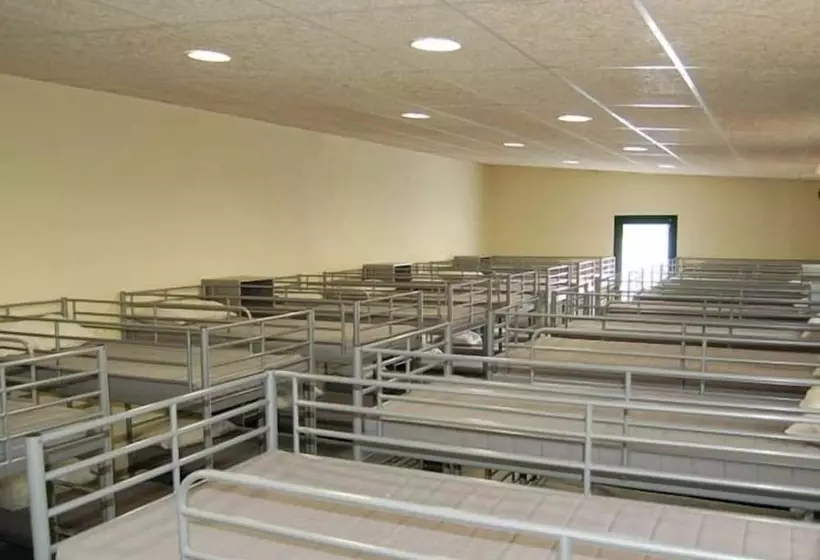 Granja Escola La Perdiu   Hostel