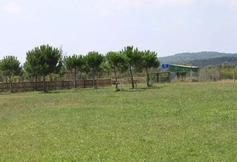 Granja Escola La Perdiu   Hostel