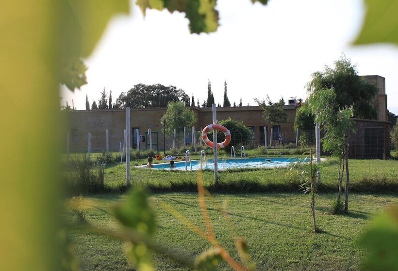 Granja Escola La Perdiu Hostel