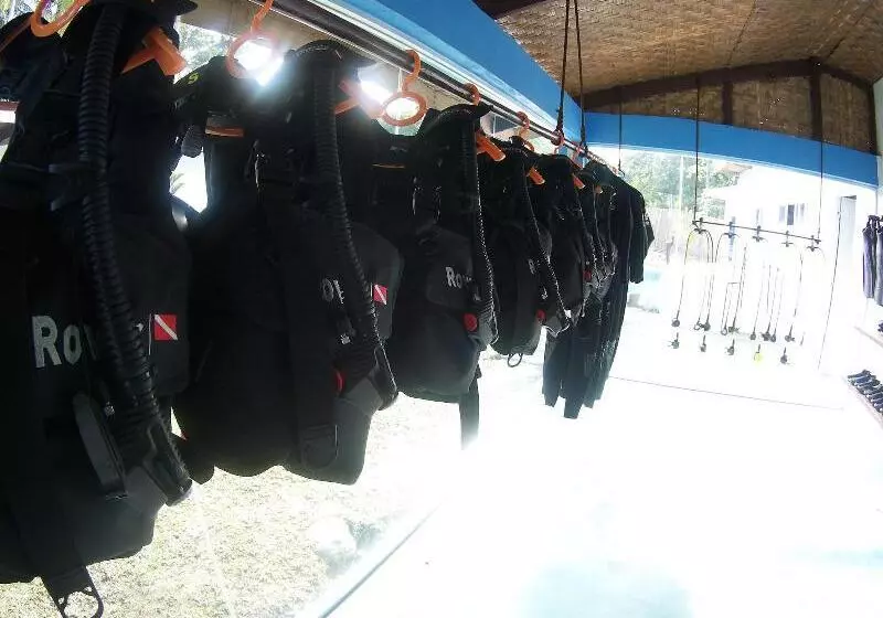 هتل Oceanlife Explorers