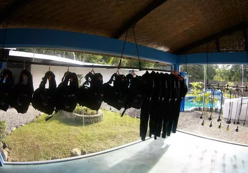 هتل Oceanlife Explorers